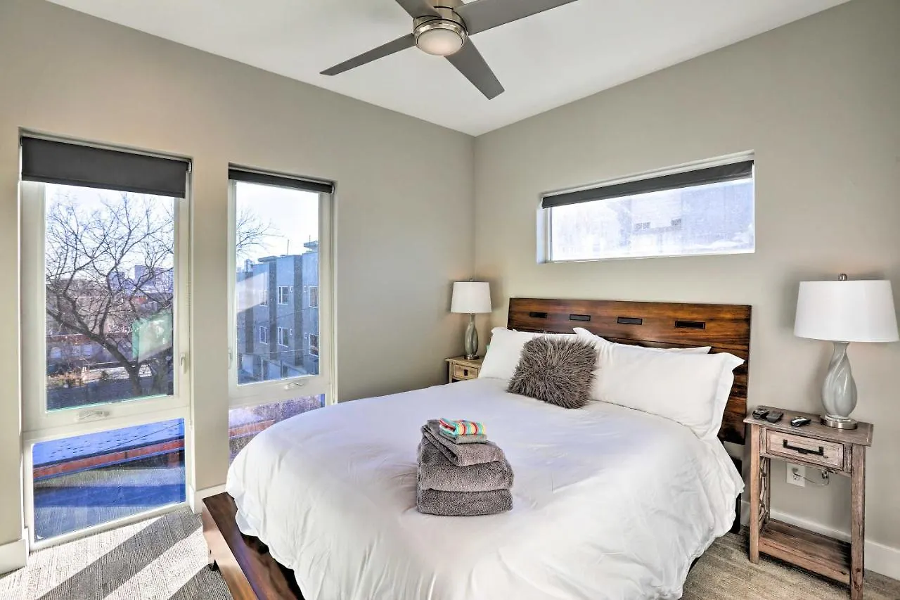 Denver Townhome With Rooftop Deck Walk To Mile High