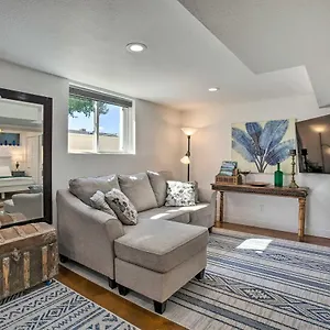 Apartment Charming Less Than 5 Mi To Denver!, Denver
