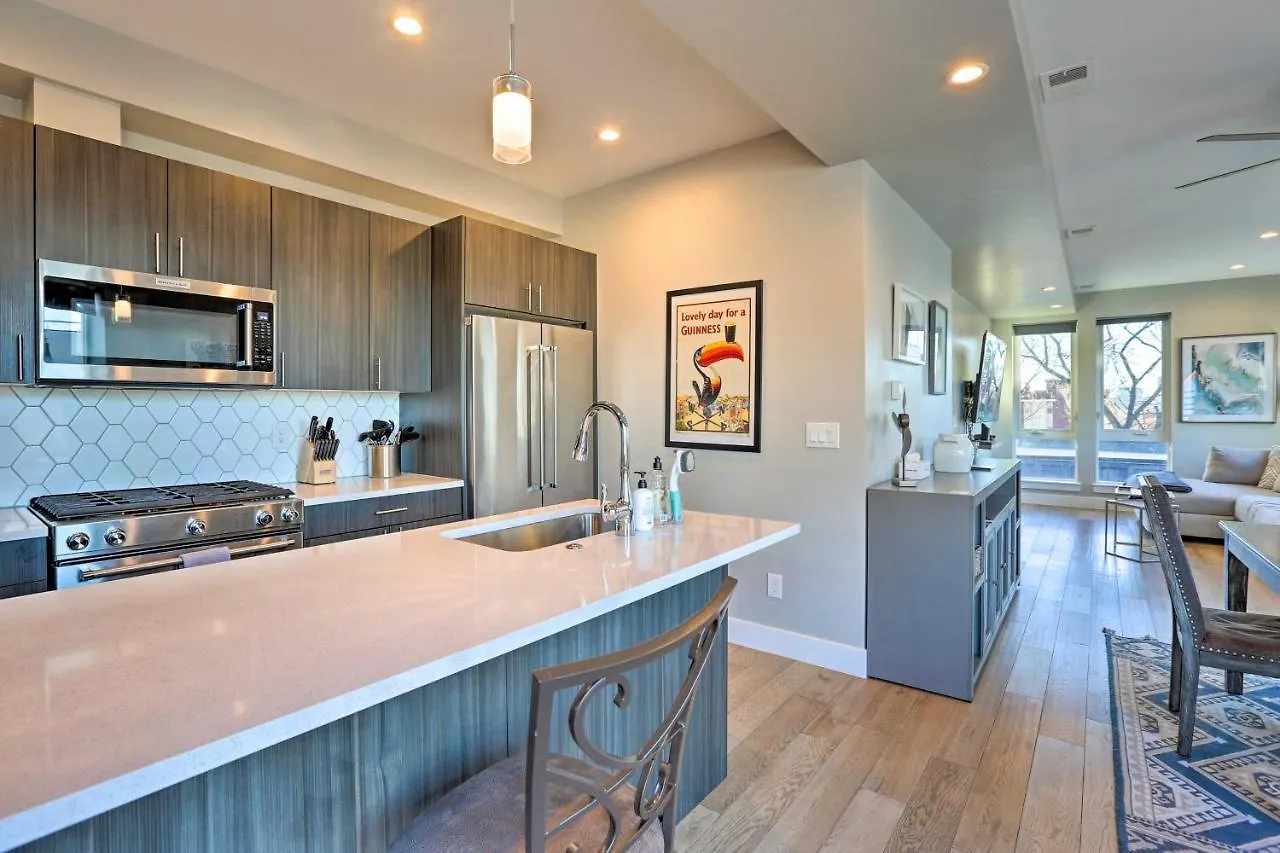 Denver Townhome With Rooftop Deck Walk To Mile High